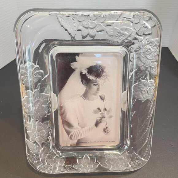 Crystal Clear Signatures Chrysanthemum Rectangular Crystal Photo Frame 4x6 Frost - Picture 12 of 15